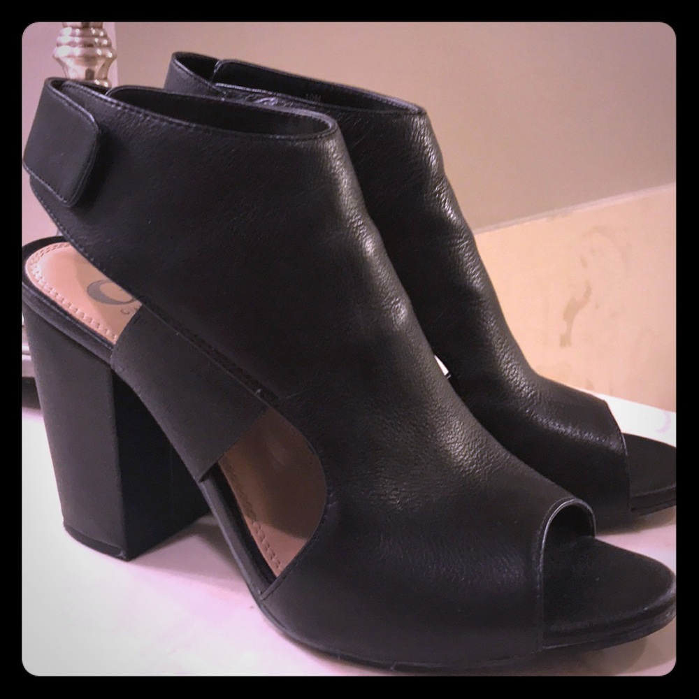 Gianni Bini black leather heels size 10